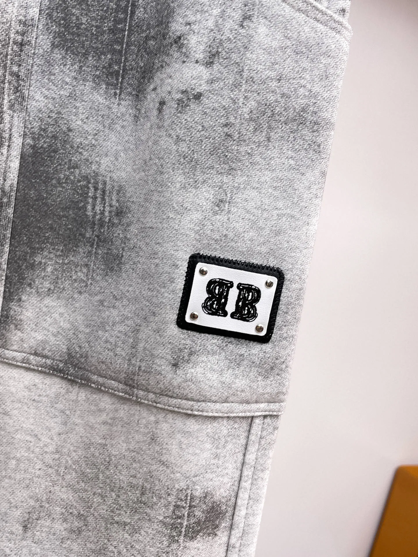Balenciaga 🆕2026 Autumn and Winter New Arrival Casual Pants! The official website will be released simultaneously. Brand Classic LOGO casual pants, customized fabrics, excellent comfort and strong touch. Highly recognisable, perfect appearance and craftsmanship. Size:M-3XL